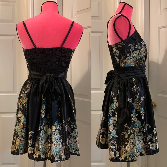 Kitty floral dress - Picture 3 of 16